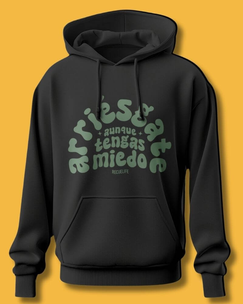 Buzo hoodie arriesgate verde marca recuelife